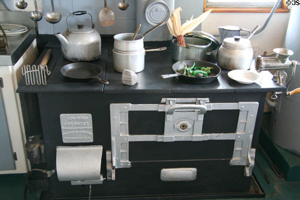 Samson V Cast iron stove by Colonist Enamel & Heating Products of Vancouver. New Westminster, BC.