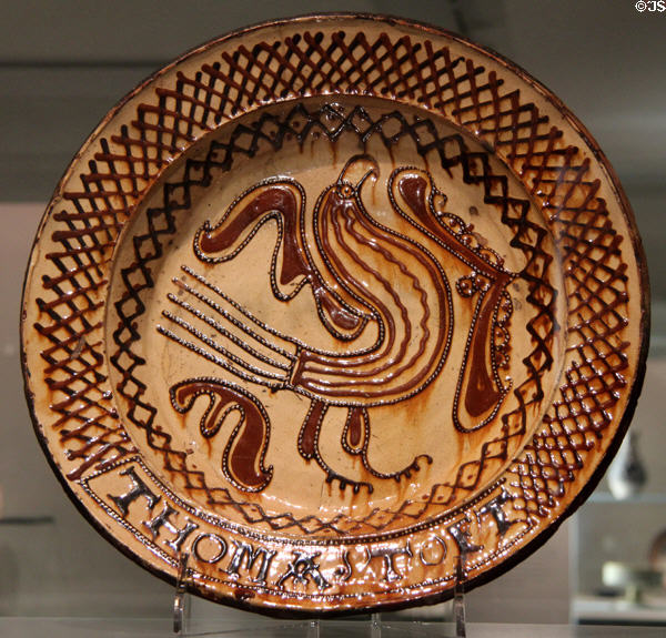 Earthenware bird dish (1690-1710) attrib. Thomas Toft prob. of Staffordshire, England at Gardiner Museum. Toronto, ON.