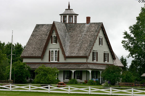 Yeo House (mid 19thC) sits in a former shipbuilding yard of builder James Yeo, Jr. PE. Style: Gothic Revival.