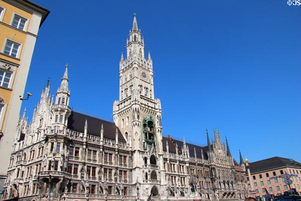 Neues Rathaus (1867-1908) (on Marienplatz). Munich, Germany. Style: NeoGothic. Architect: Georg von Hauberrisser.