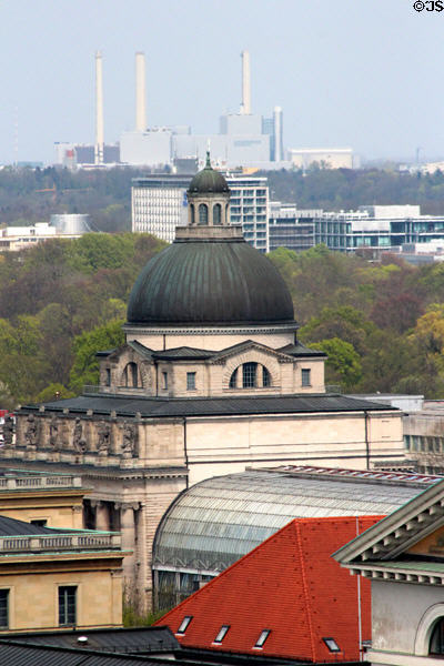 Bayer Staatskanzlei offices of Bavarian Minister-President under dome (1905). Munich, Germany.