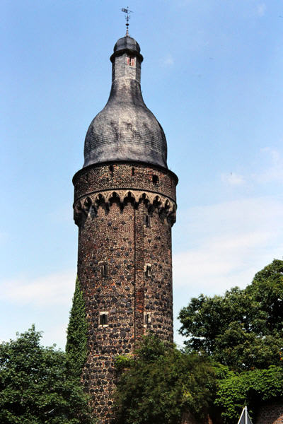 Judenturm (tower) with baroque dome. Zons, Germany.
