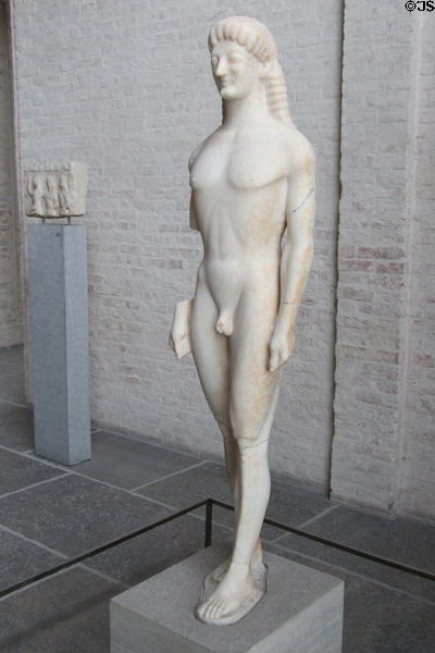 Apollo of Tenea (c560-550 BCE) from Corinth grave discovered 1846 at Glyptothek. Munich, Germany.