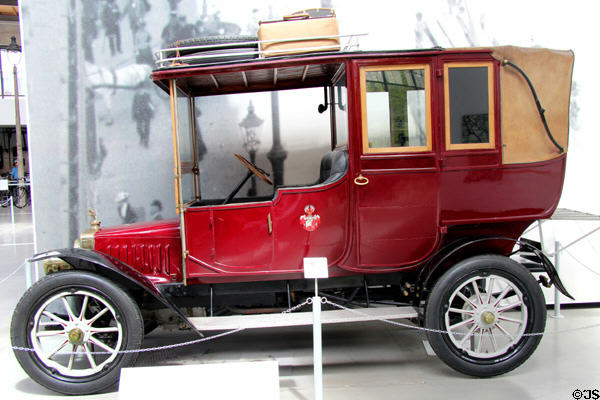 Adler Landaulet (1911) by Heinrich Kleyer A.G. from Frankfurt am Main at Deutsches Museum Transport Museum. Munich, Germany.