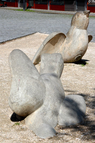 Ulm sparrow sculpture group, named Sparrow Duet (Spatzen-Duett), depicts symbol of city. Ulm, Germany.