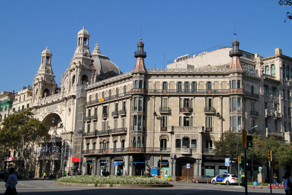 Cinema Coliseum (1923) (Gran Via 595-599). Barcelona, Spain. Style: Beaux Arts. Architect: Francesc de Paula Nebot.