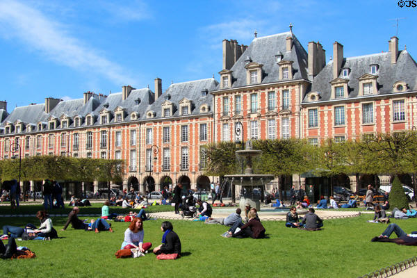 Place des Vosges ambiance. Paris, France.