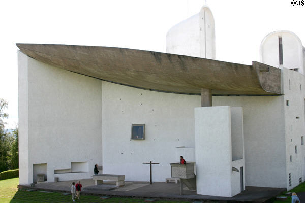 Outdoor pulpit of Notre Dame-du-Haut Chapel. Ronchamp, France.