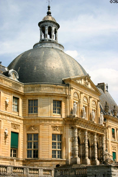 Vaux-le-Vicomte oval dome. Melun, France.