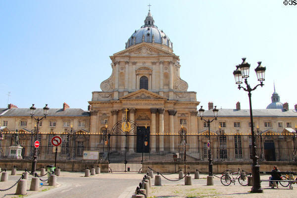 Val-de-Grâce church (1634-67) flanked by Val-de-Grâce hospital. Paris, France. Style: Baroque. Architect: François Mansart then Jacques Lemercier.