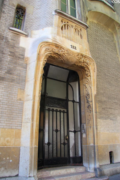 Art Nouveau entrance arch at Hôtel Guimard (1909-12) (122 ave. Mozart). Paris, France. Architect: Hector Guimard.