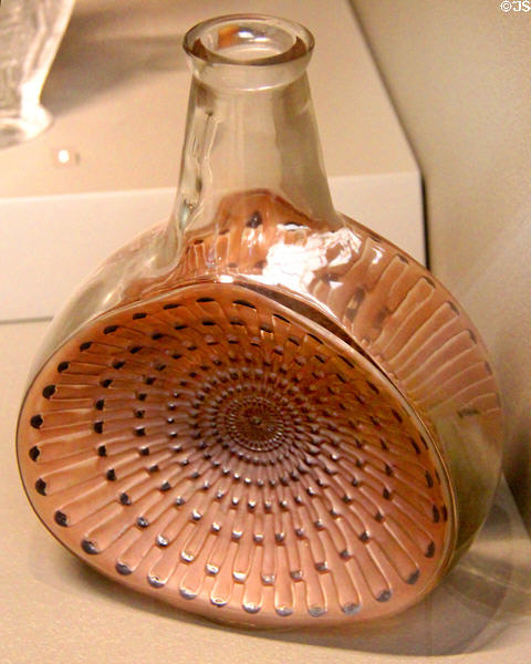 Daisy glass carafe (1913) by René Lalique at Arts et Metiers Museum. Paris, France.