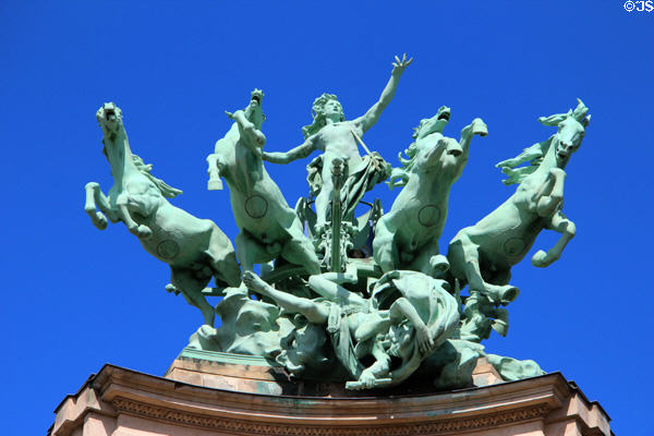 Chariot quadriga sculpture (1900) by Georges Récipon atop Grand Palais. Paris, France.