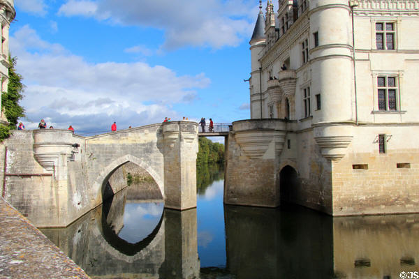 Bridge between Forecourt & Chenonceau Chateau. Chenonceau, France.