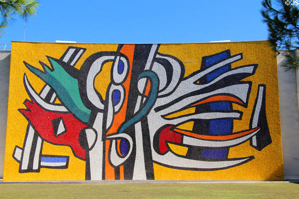 Mosaic on exterior of Musée National Fernand Léger. Biot, France.