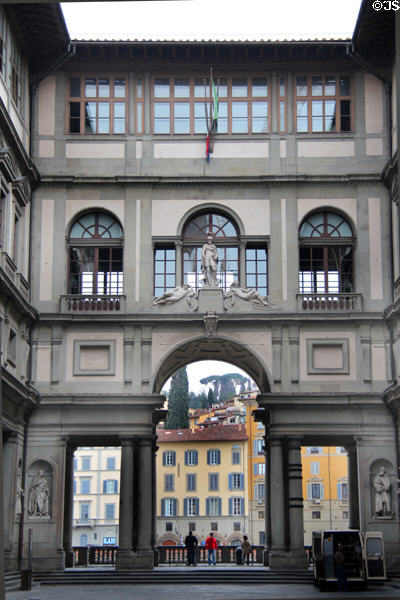 Bridging floors which join the two long wings of Uffizi Gallery beside River Arno. Florence, Italy.