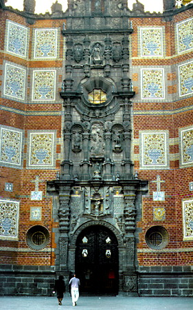 The Churrigueresque main doorway of San Francisco Church in Puebla. Mexico.