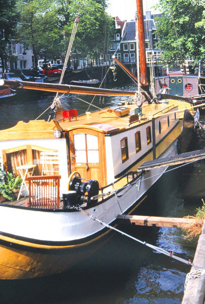 Houseboat on Brouwersgracht. Amsterdam, Netherlands.