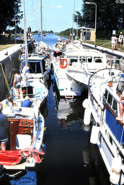 Boats in canal South of Giethoorn. Giethoorn, Netherlands.