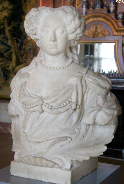 Bust of Queen Mary II in Old Dining Room. Het Loo, Netherlands.