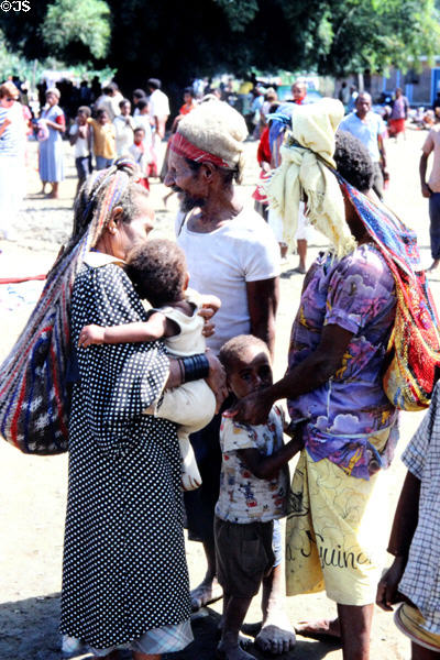 Villagers at PNG highlands market. Papua New Guinea.