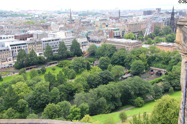 Princes Street Gardens with Scottish National Gallery. Edinburgh, Scotland.