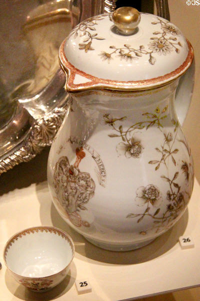 Qing dynasty Chinese export porcelain ewer & cup painted with Scottish family arms (1750-1800) at National Museum of Scotland. Edinburgh, Scotland.