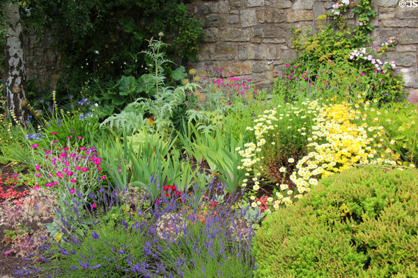 Garden at Scottish National Gallery of Modern Art. Edinburgh, Scotland.