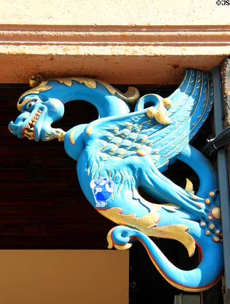 Dragon marking entrance to Wardrop's Court on Royal Mile. Edinburgh, Scotland.