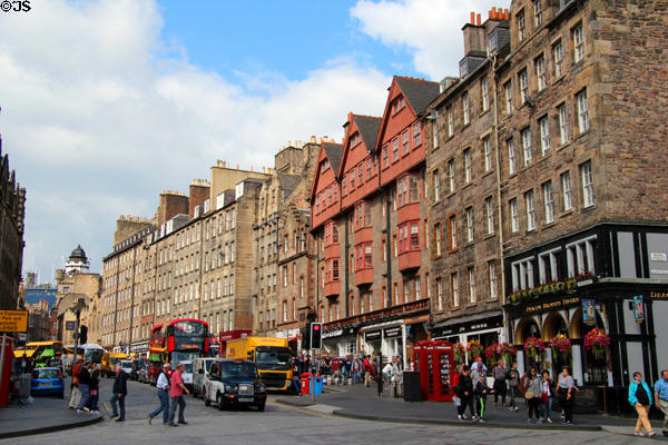 Looking up Lawnmarket section of Royal Mile from Bank Street. Edinburgh, Scotland.