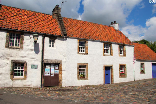 Seth's House (17th-18thC) (20 Mid Causeway) beside 17thC house now a substation. Culross, Scotland.