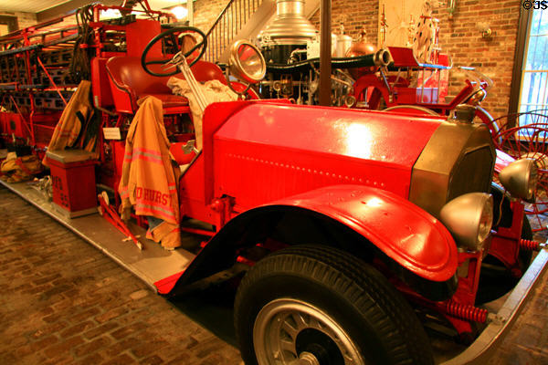 American LaFrance ladder truck (1917) at Phoenix Fire Museum. Mobile, AL.