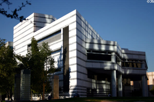 Joel D. Valdez Library of Tucson Pima Public Library (1989). Tucson, AZ.