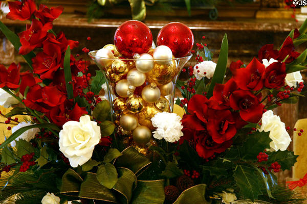 Dining room Christmas decorations in California Governor's Mansion. Sacramento, CA.