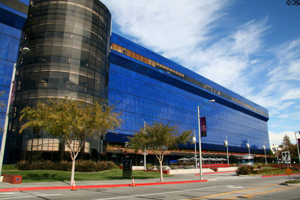 Pacific Design Center Blue building (1975) (8687 Melrose Ave.) [aka Blue Whale]. Hollywood, CA. Architect: Cesar Pelli.