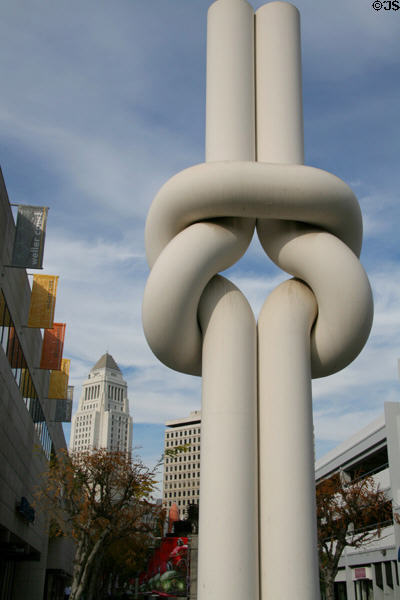 Sculpted Friendship Knot (1981) by Shinkichi Tajiri at Weller Court in Japantown. Los Angeles, CA.