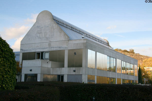 Safdie's design of Skirball Cultural Center buildings. Los Angeles, CA.
