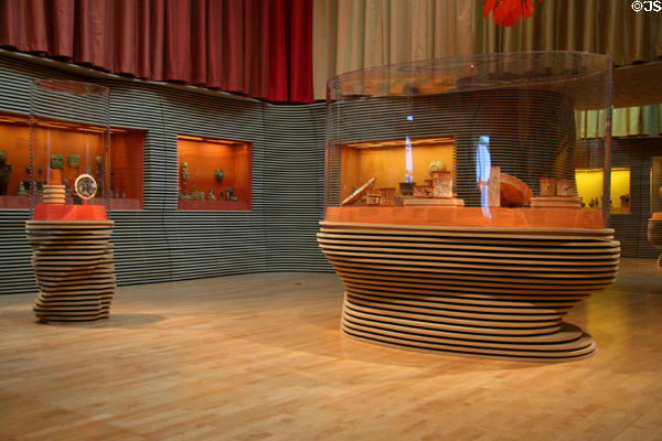 Latin American pre-Columbian Native ceramics gallery with freeform cases by Jorge Pardo (2008) at LACMA. Los Angeles, CA.