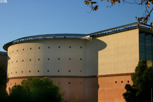Science Library at UC Irvine. Irvine, CA.