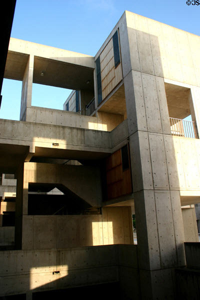 Salk Institute bridging structure. La Jolla, CA.
