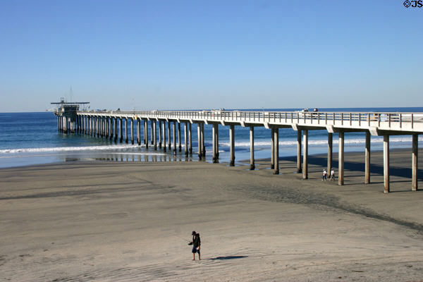 Scripps Institution of Oceanography pier at UCSD. La Jolla, CA.