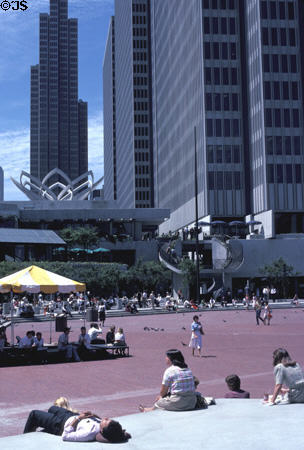 Embarcadero Center plaza. San Francisco, CA.