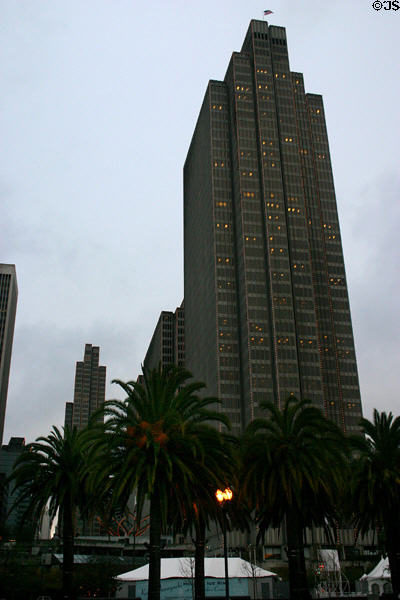 Embarcadero Center (1971). San Francisco, CA. Architect: John C. Portman Jr & Assoc..
