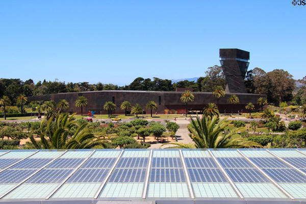 De Young Museum seen from roof of California Academy of Science. San Francisco, CA.