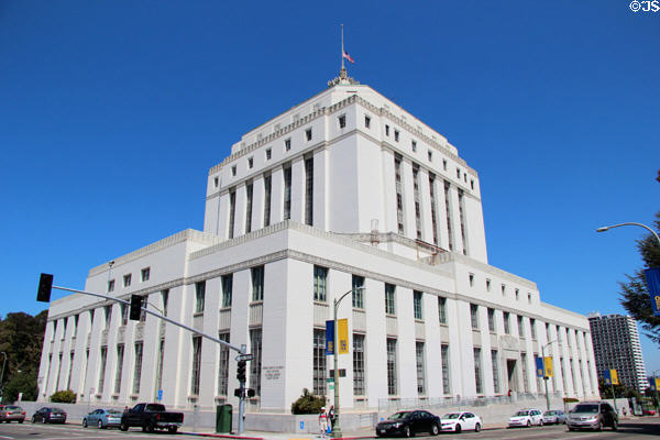 Alameda County Court House (aka René C. Davidson Courthouse) (1934-6) (1225 Fallon) (12 floors) built by WPA. Oakland, CA. Style: WPA Moderne. Architect: William Corlett, Henry Minton, James Plachek, William Schirmer, & Carl Werner.