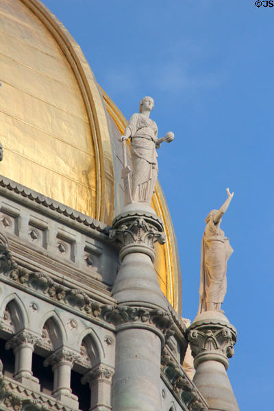 Muses on dome of Connecticut State Capitol. Hartford, CT.