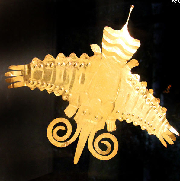 Nazca gold bird headdress ornament (150-300) from Peru at Dumbarton Oaks Museum. Washington, DC.