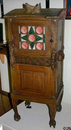 Moving picture viewing machine at Edison Estate Museum. Fort Myers, FL.