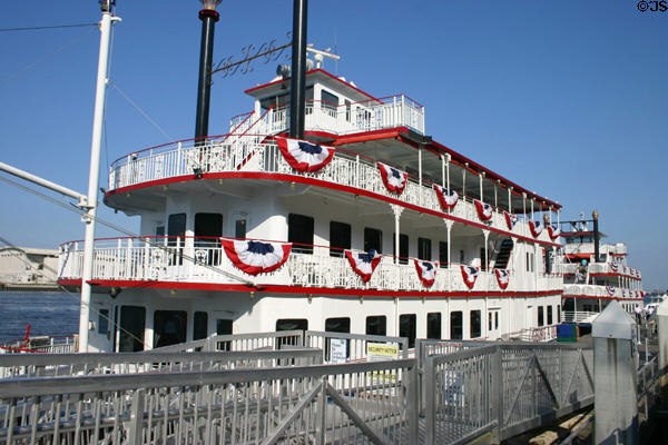 Georgia Queen & Savannah River Queen tour boats. Savannah, GA.
