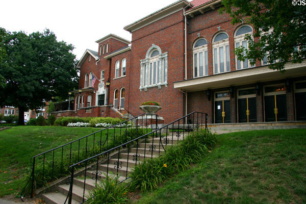 Hoyt Sherman Place. Des Moines, IA.